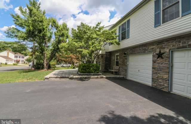 5503 HAMPTON FOREST WAY Gallery 4