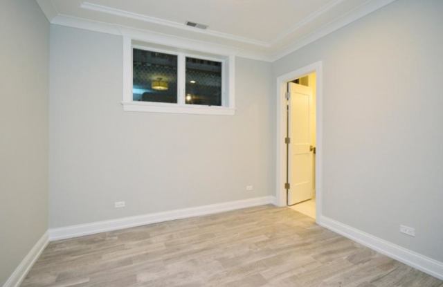 4727 North Winchester Avenue Gallery 4