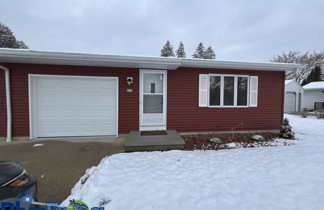 644 Woodlawn Dr - 644 Woodlawn Drive, Manitowoc, WI 54220