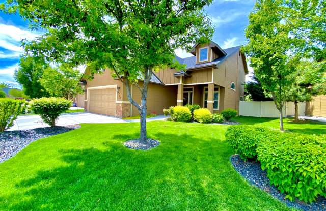 Lawn Care included! 4 bed 2.5 bath Neighborhood pool Available between 8/18-8/23 photos photos