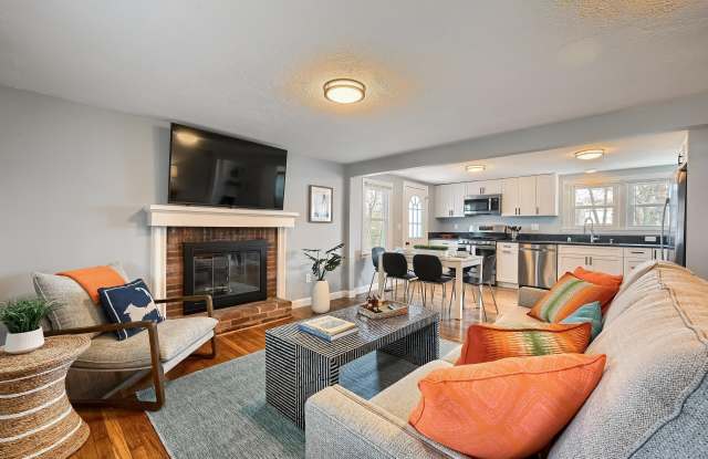 32 Washington Avenue Extension - 32 Washington Avenue, Barnstable Town, MA 02601