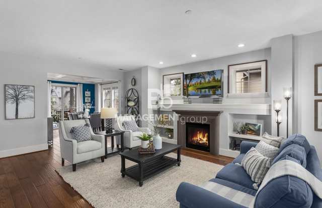 High-end Renaissances Townhome In Peterkort Woods Gourmet Kitchen Community Pool & Clubhouse Gallery 4