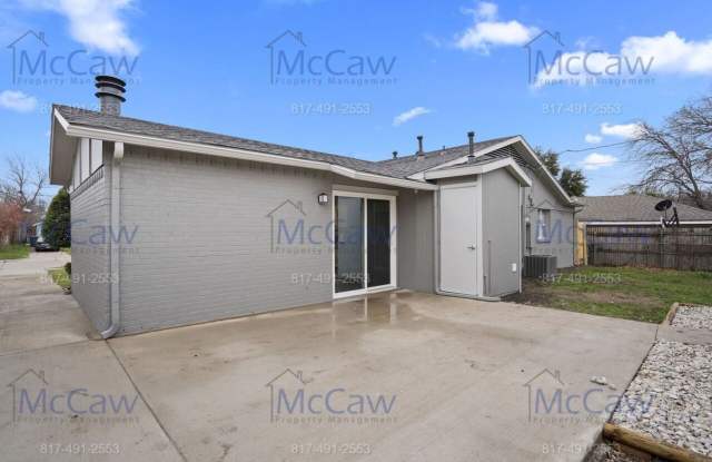 Beautiful 3/2 with Studio in Plano! Gallery 4