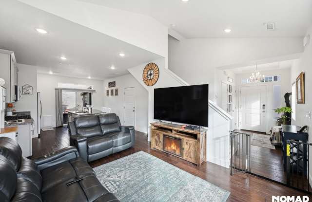 Charming 2BR House in Aurora photos photos