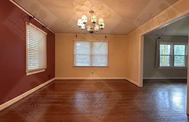 1003 Asbury Drive Gallery 3