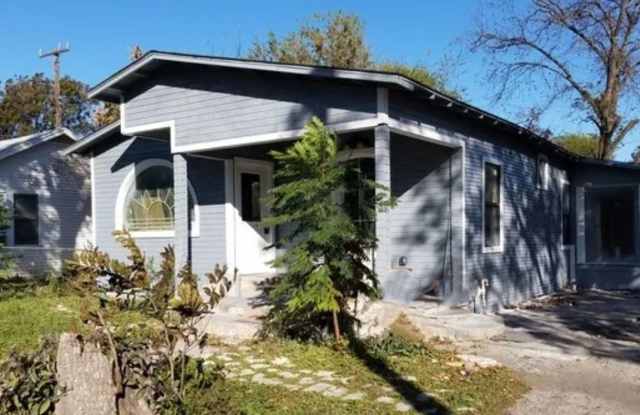 Convenient Home So Close to Downtown! photos photos