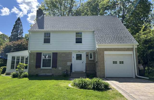 1110 Shorewood Boulevard photos photos