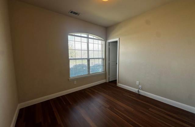 3111 Clear Springs Drive Gallery 2