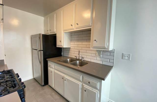 3723 Mentone Gallery 1