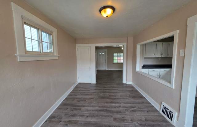 3 Bedroom 1 bathroom house for rent! Gallery 4
