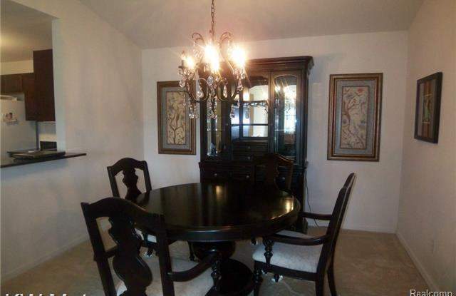 1650 DEEPWOOD Circle Gallery 4