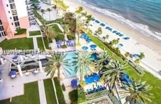 19333 Collins Ave photos photos