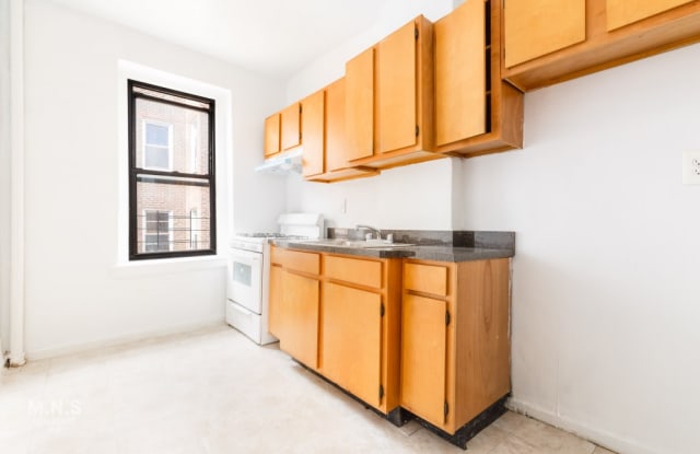 4877 Broadway - 4877 Broadway, New York City, NY 10034