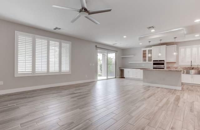 Stunning 4-Bedroom + Loft Home with Modern Upgrades in a Highly Desirable Neighborhood photos photos