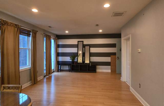 4742 Pine Street photos photos