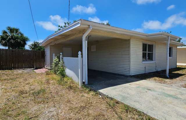Adorable 3 Bedrooms | 1 Bath Available For Rent Now ! - 11101 Taft Drive, Bayonet Point, FL 34668