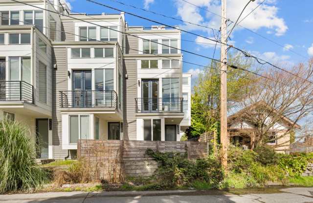Queen Anne Townhome Gallery 1