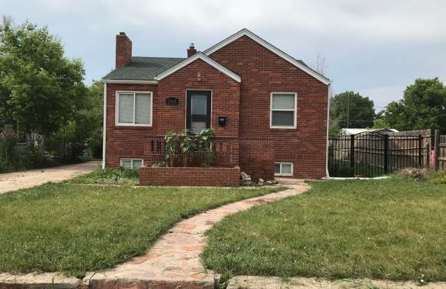 2414 East 10th Street photos photos