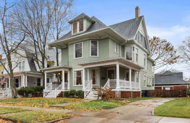 Historic 3 bedroom upper photos photos