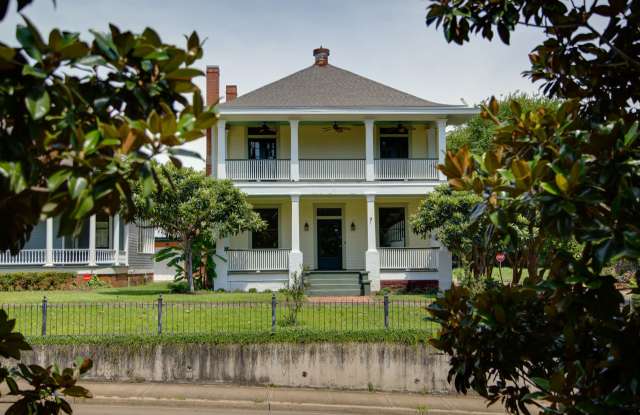3/2 on Jackson St photos photos