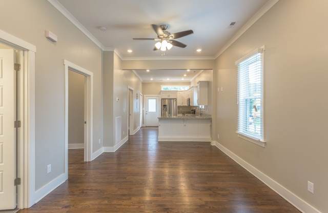 3 bedroom home CLOSE TO UTC, lawncare included! Gallery 3