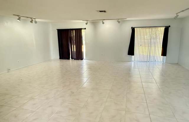 Charming 2 Bedroom, 2 Bathroom Single-Family Home in the Orlando Area! Gallery 4