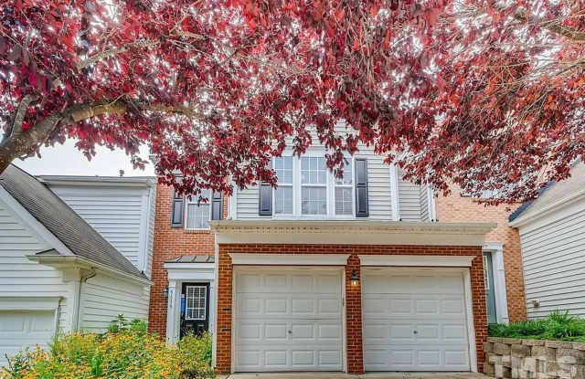 Elegant Long Lake Townhome | Hardwood Floors | 2-Car Garage | Pool photos photos