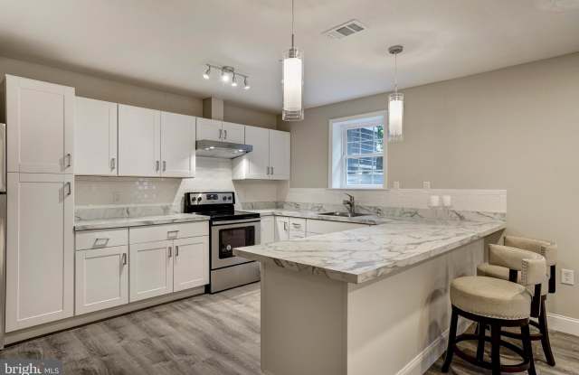 1205 S HUNTRESS COURT Gallery 4