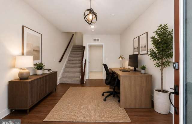 41963 PICKWICK MILL Terrace Gallery 3