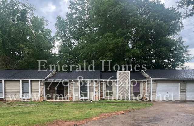 !!!WARNING: AVOID SCAMS CONFIRM RENTAL AT 770-822-6040!!! Charming 3 bedroom 2 bathroom Ranch-Style Home photos photos