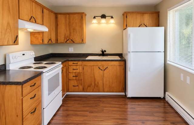 504 Elma Avenue East photos photos