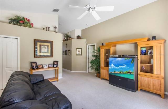 9545 SOUTHERN GARDEN CIRCLE Gallery 3
