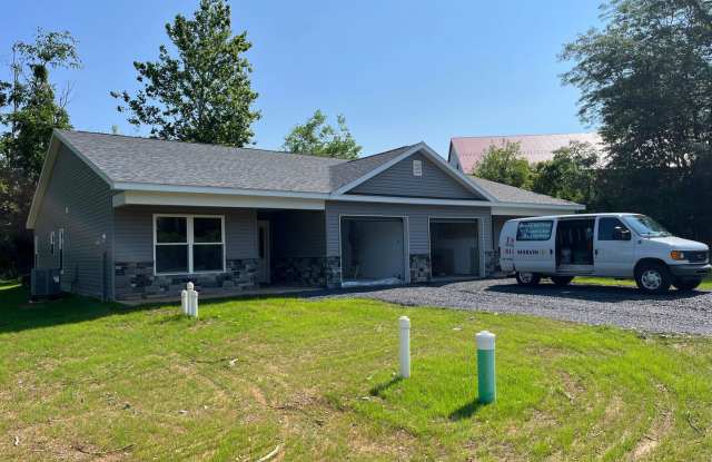 New Construction - 3 bed/2 bath Duplex on Benner Pike photos photos