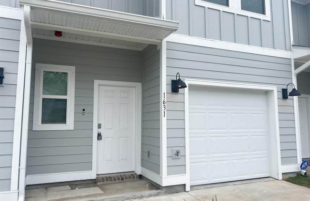 1631 Iroquois Ct Gallery 3