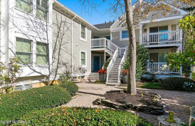 606 Bay Avenue unit: 2 photos photos 606 Bay Avenue unit: 2 photos photos