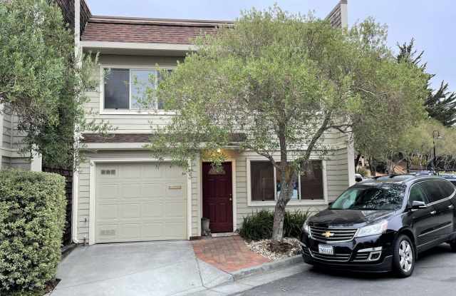Beautiful 3 bedroom, 2 and a half bath recently remodeled townhome in Corte Madera for rent! - 53 Mariner Green Drive, Corte Madera, CA 94925