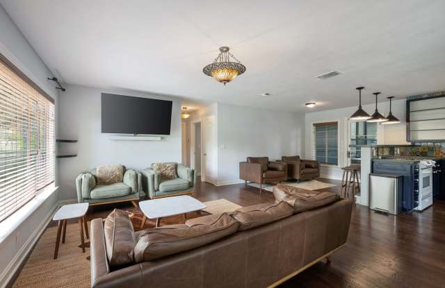 Remodeled Travis Heights Bungalow - 3 BR / 3 BA - Fenced Yard - Must See! photos photos