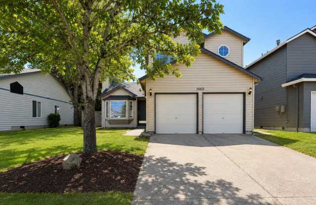 Spacious 3 Bedroom Home with Fenced Backyard photos photos Spacious 3 Bedroom Home with Fenced Backyard photos photos