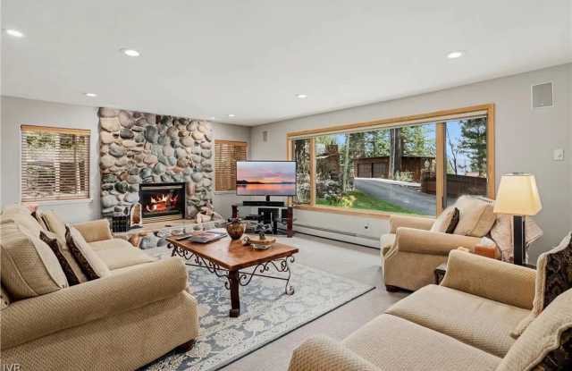 Bright and Tastefully Furnished Lake View Rental photos photos