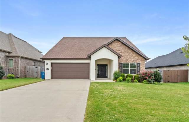 4400 SW Eggersway Pl - 4400 Southwest Eggersway Place, Bentonville, AR 72713
