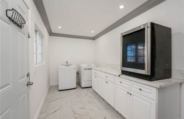 6059 Vantage Avenue photos photos