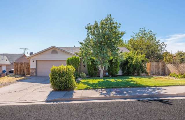 Stunning 4 Bedroom Home in St. George! Pet Friendly! photos photos