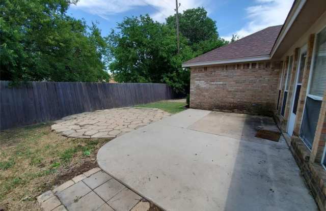 447 Pebblecreek Drive - 447 Pebblecreek Drive, Keller, TX 76248