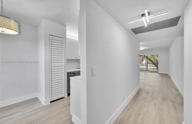 1200 SW 124th photos photos