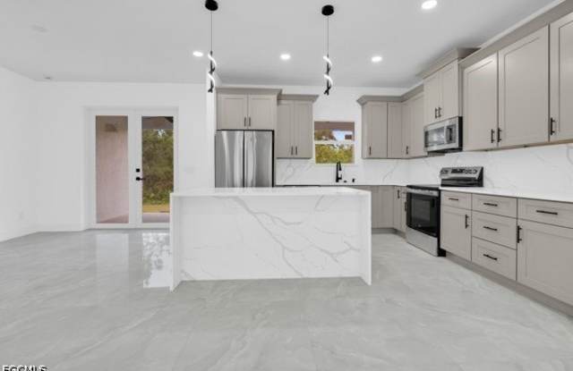 3005 52nd Street W photos photos