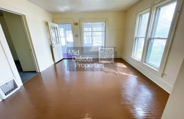 509 E 1st- 3 bedroom single story house Gallery 4