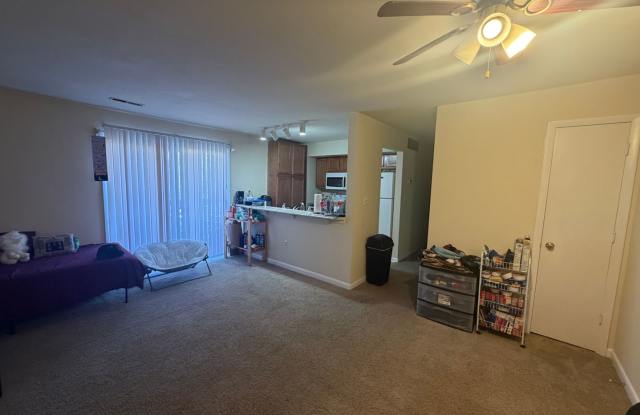 Claytor Square Condo | Ideal Student Living Near VT photos photos