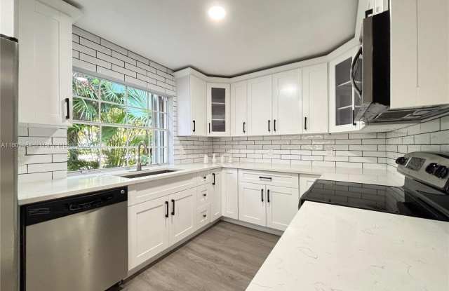 1597 Springside Dr photos photos