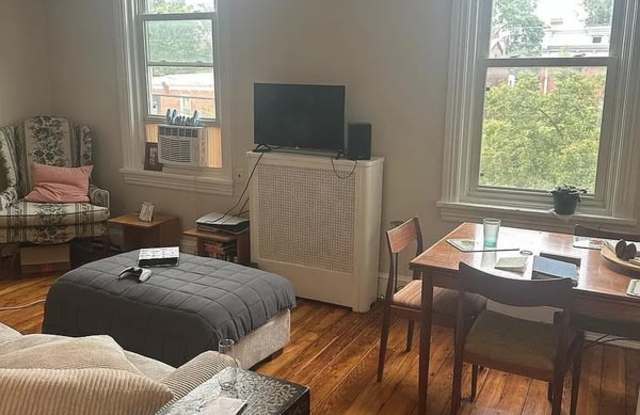 209 West 18th Street - 1 Gallery 3