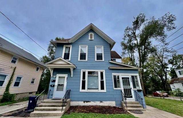 449 Addison St - 449 Addison Street, Elgin, IL 60120